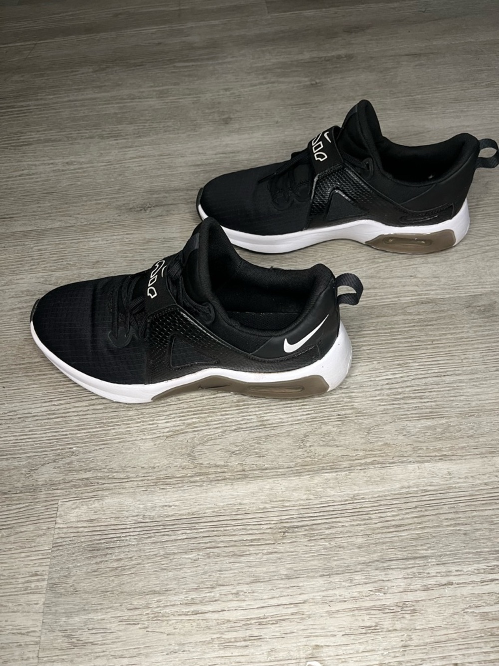 Nike Air Max Bella TR 5 Women’s Sneakers Trainers size US 7.5